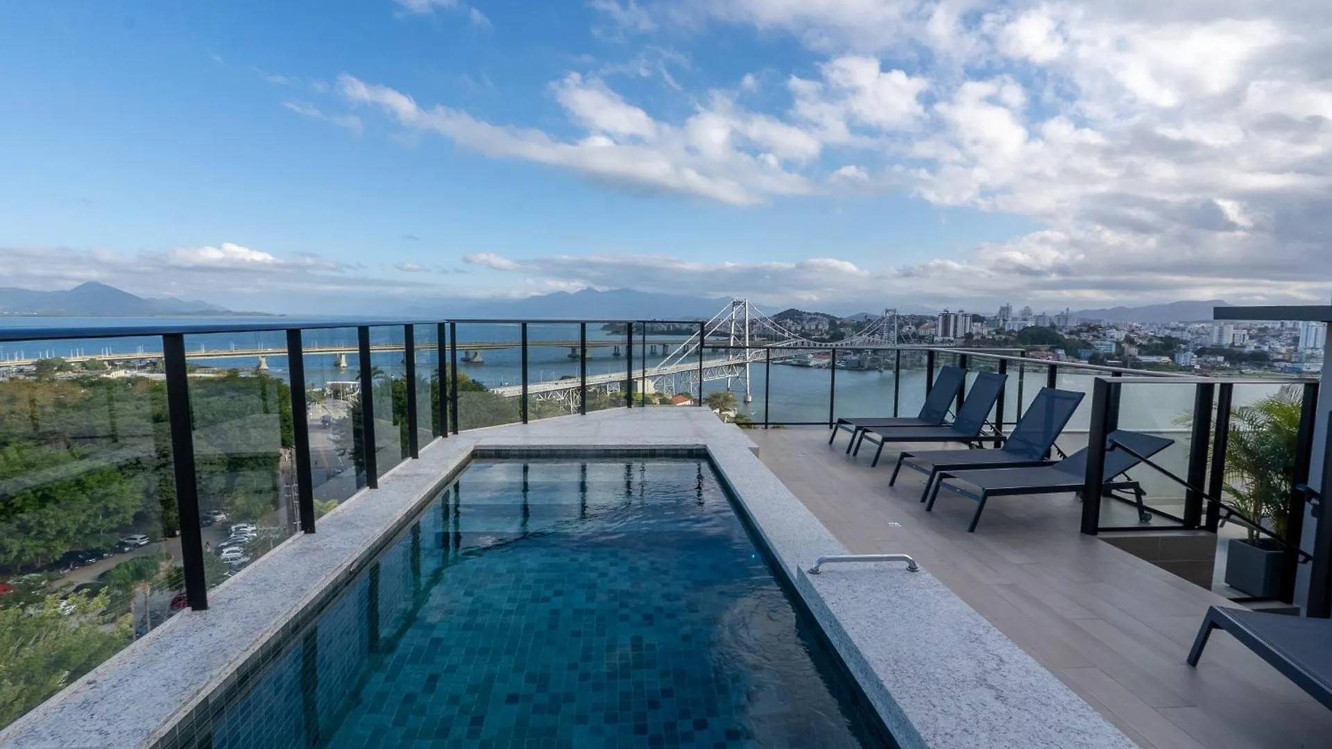 The Bridge By Xtay - Estudio Completo Com Wi-Fi Rapido, Piscina, Academia E Estacionamento Florianópolis