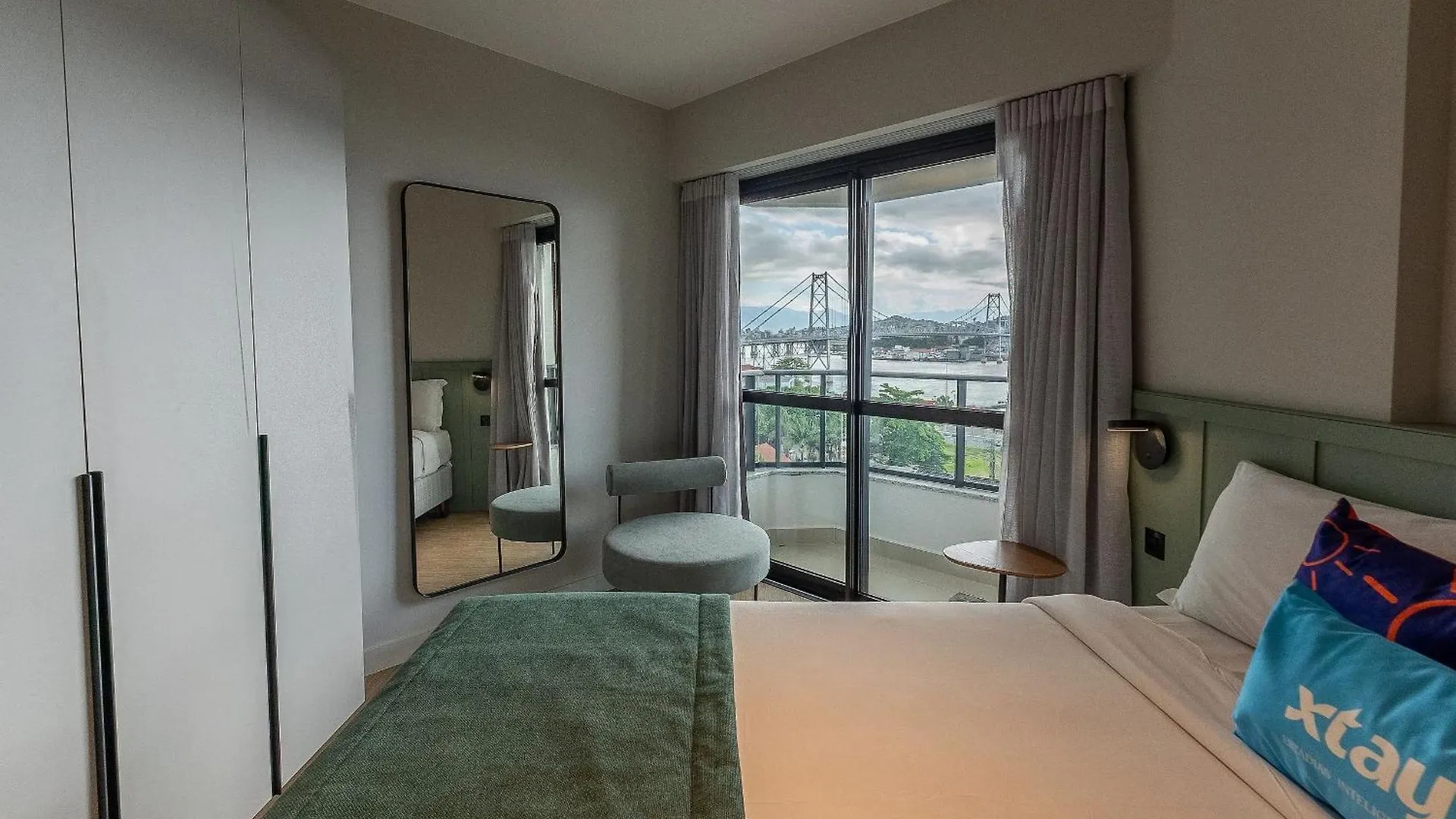 Xtay The Bridge Florianopolis Apartment